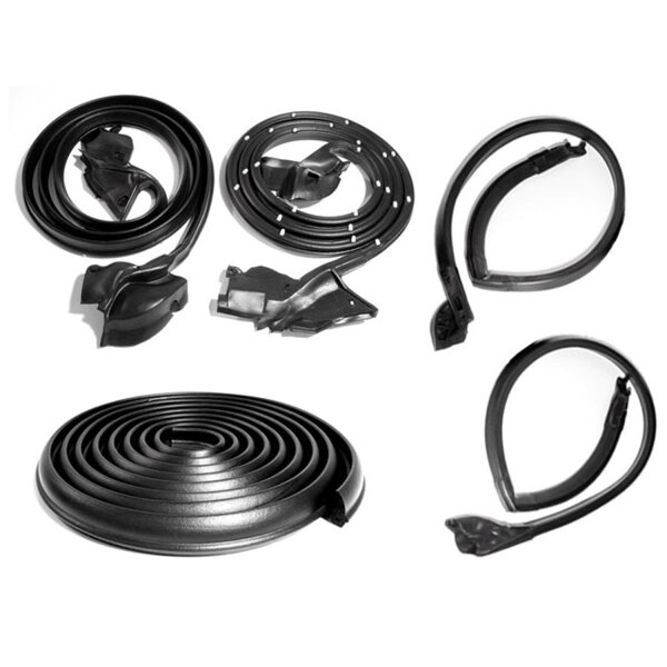 Basic kit. 73-77 Grand Prix 2-door hardtop.  Door (LM 16-P), roof-rail (RR 5019-G) and trunk (TK 46-E/16) seals. 5-piece set.